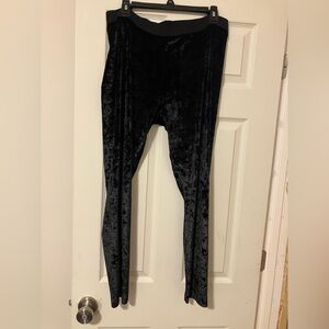 Vera Wang Black Crashed Velvet Leggings, size XL